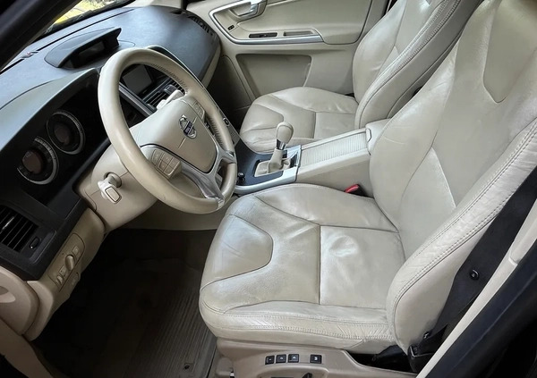 Volvo XC 60 cena 49900 przebieg: 250000, rok produkcji 2010 z Radom małe 352